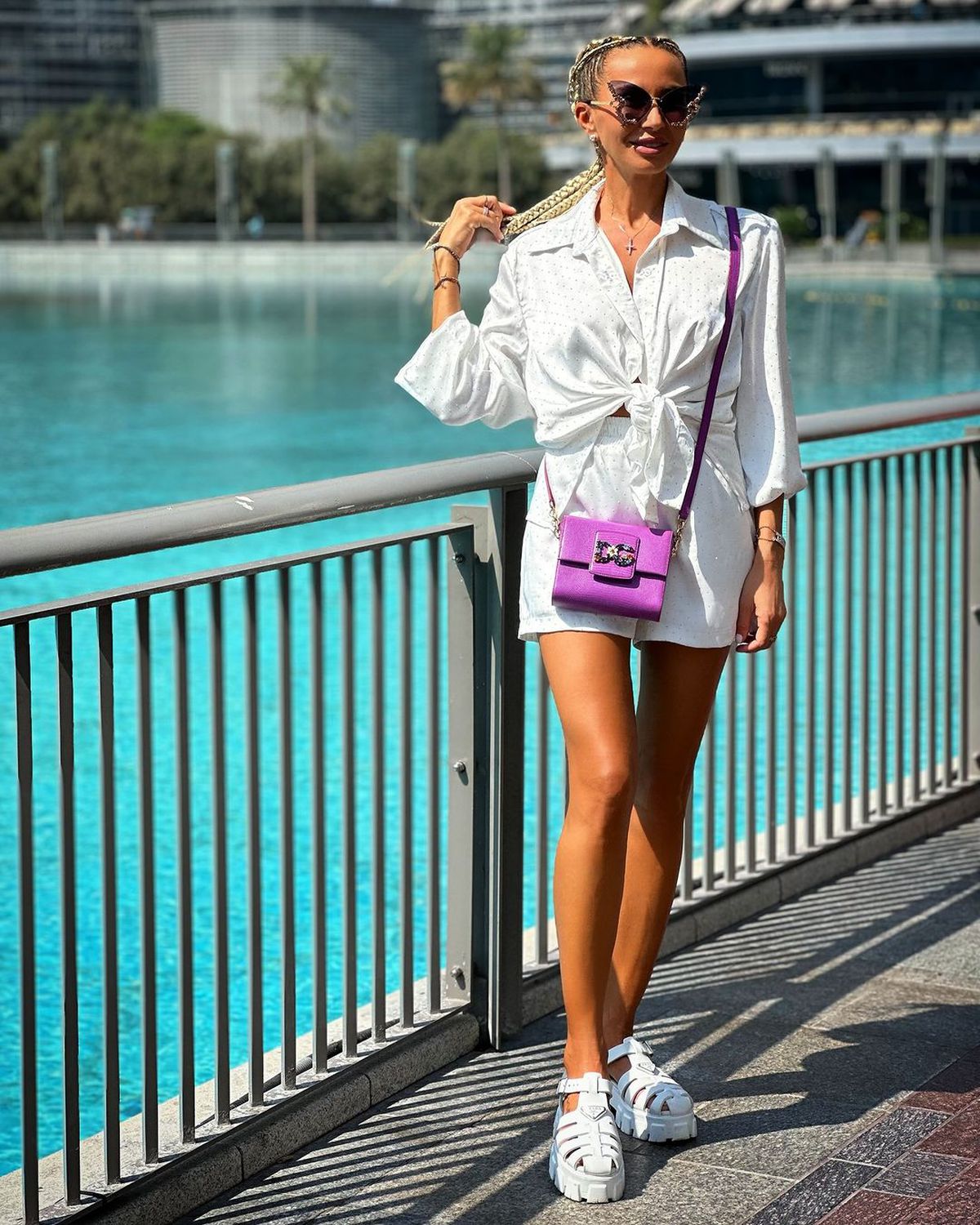 Soția unui component al Generației de Aur face furori în costum de baie » Cum a apărut la o piscină din Dubai