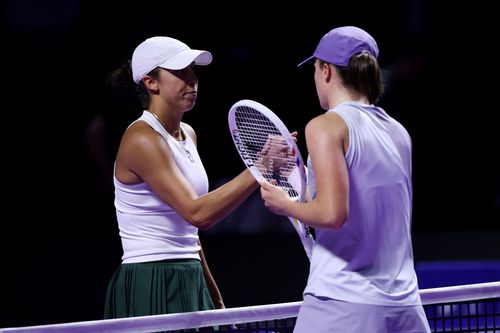 Madison Keys și Iga Swiatek la WTA Finals 2025 Foto: Guliver/GettyImages