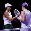 Madison Keys și Iga Swiatek la WTA Finals 2025 Foto: Guliver/GettyImages