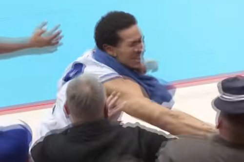 Jericole Hellems a lovit un fan/Foto: captură video (M4 Sport)