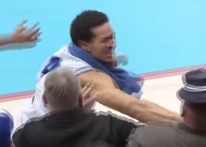 Fază șocantă în Ungaria! Un baschetbalist a lovit un fan al propriei echipe » Care a fost motivul și ce a decis clubul