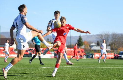Marius Ursu, jucătorul cu numărul 17, în meciul FC Bacău - CSC Șelimbăr / foto: Facebook FC Bacău