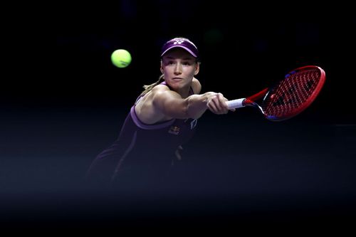 Elena Rybakina în acțiune la WTA Finals 2025 Foto: Guliver/GettyImages