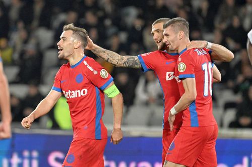 Darius Olaru (stânga) a înscris în U Cluj - FCSB. FOTO: Sport Pictures
