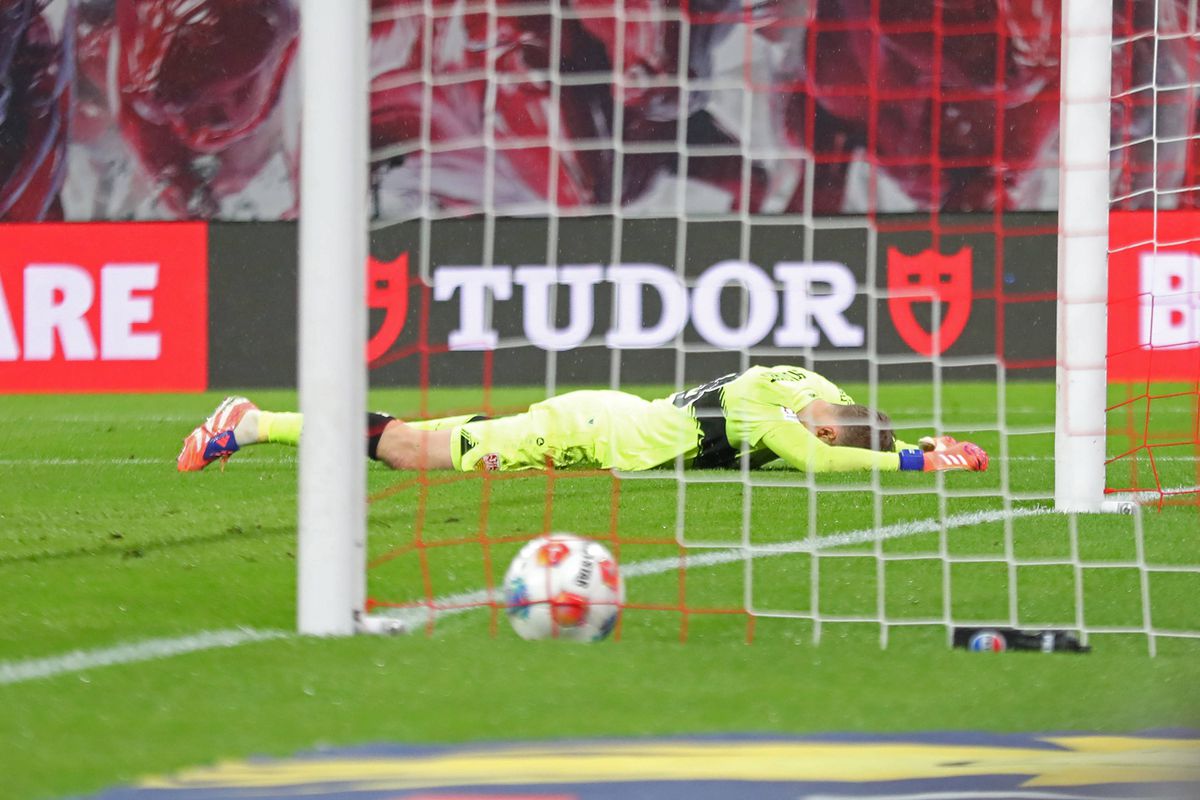 Gafa lui Alexander Nubel din Leipzig - Stuttgart