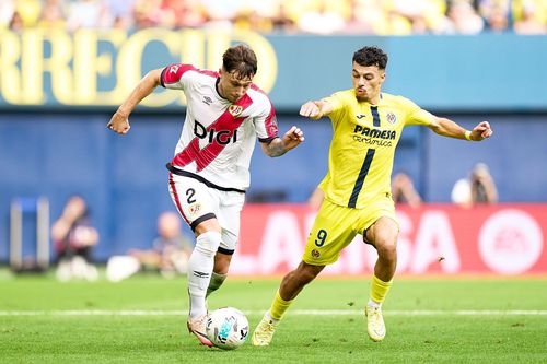 Andrei Rațiu, în acțiune contra lui Villarreal // foto: Guliver/gettyimages