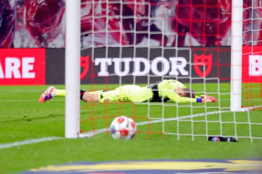 Gafa lui Alexander Nubel din Leipzig - Stuttgart. FOTO: Imago Images