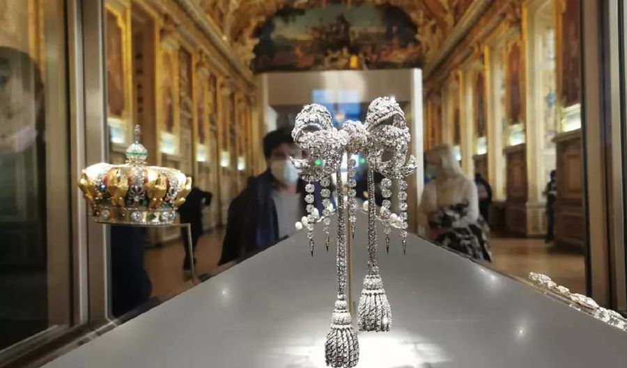 Una dintre piesele din colecția regală a lui Napoleon furate pe 19 octombrie din Muzeul Luvru Surpriză de proporții în ancheta privind jaful comis la Muzeul Luvru!