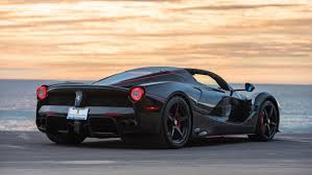 Top 10 fotbaliști cu cele mai scumpe mașini în 2025!