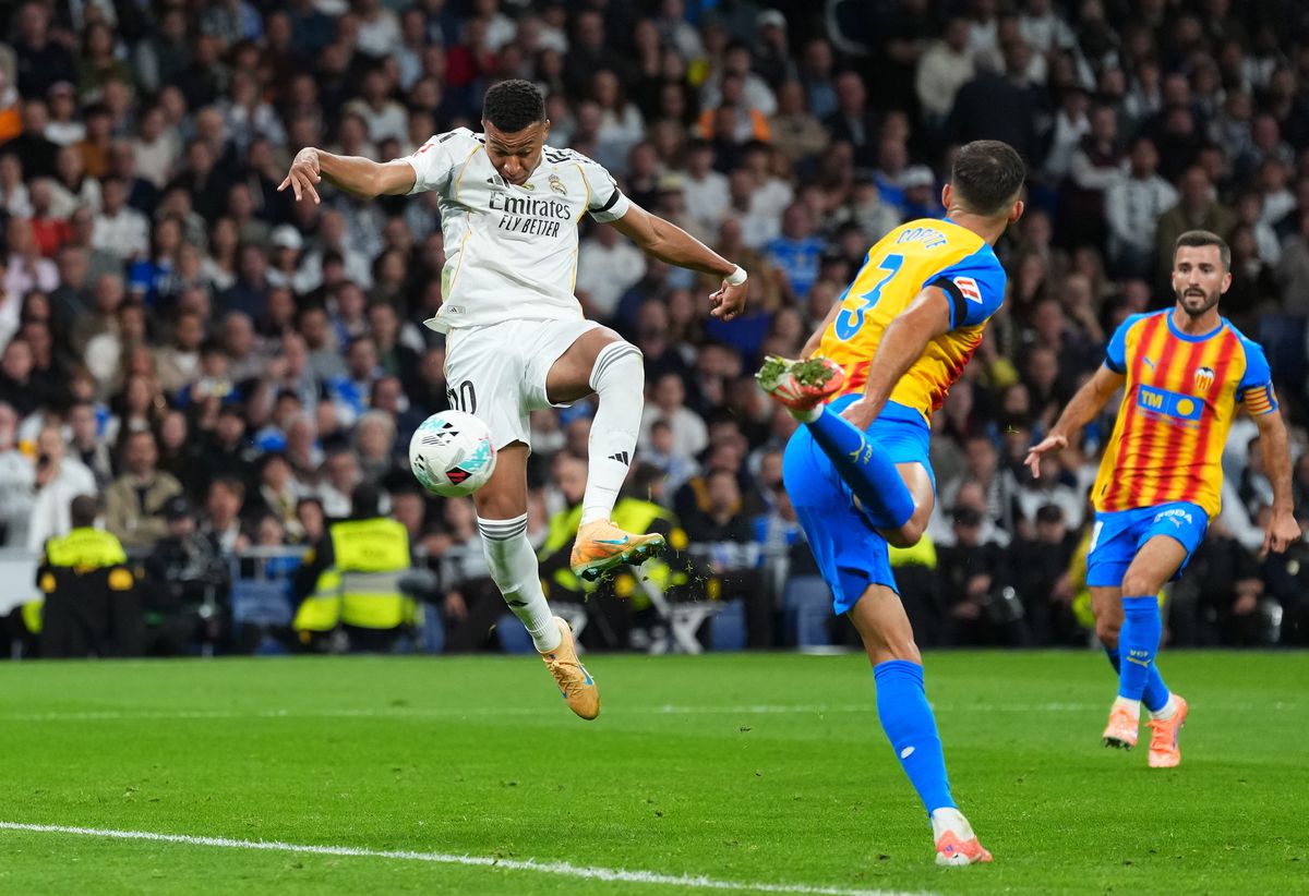 Real Madrid - Valencia 4-0 » Mbappe și două eurogoluri o desprind pe Real Madrid în fruntea La Liga