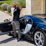 Locul 9: Karim Benzema - Bugatti Veyron Pur Sang
