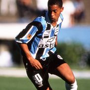 Ronaldinho, în tricoul lui Gremio (1999). Foto: Imago
