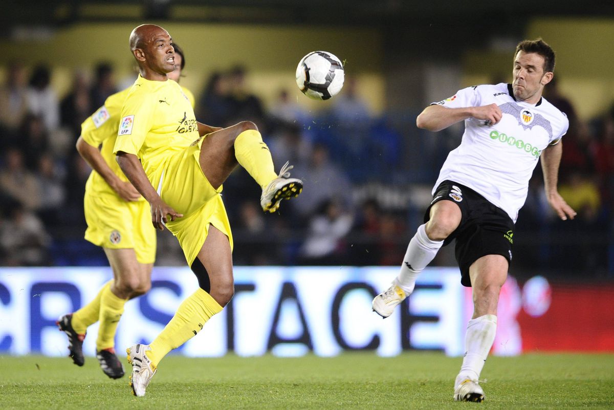 „Cred că Rațiu este al nostru” » Villarreal și-a lansat academie la Sibiu, iar GSP a discutat cu un campion european, coleg cu Xavi și Iniesta: „Țin minte meciul cu ninsoare, cu Steaua”