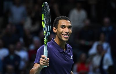 Felix Auger-Aliassime e primul finalist al Masters-ului 1000 de la Paris, crescându-și șansele de calificare la ATP Finals