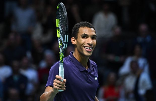 Felix Auger-Aliassime e primul finalist al Masters-ului 1000 de la Paris, crescându-și șansele de calificare la ATP Finals