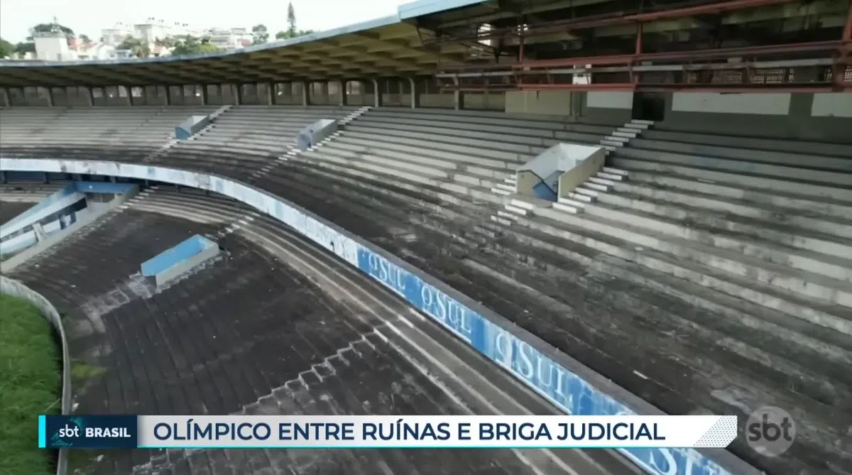 Dispare vechea arenă de 45.000 de locuri care a dat cel mai fin dribleur al țării