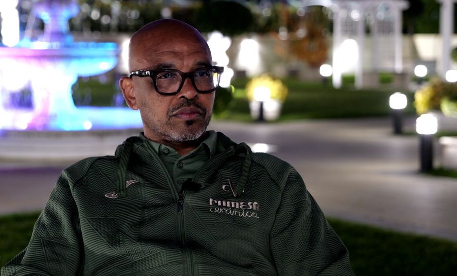 „Cred că Rațiu este al nostru” » Villarreal și-a lansat academie la Sibiu, iar GSP a discutat cu un campion european, coleg cu Xavi și Iniesta: „Țin minte meciul cu ninsoare, cu Steaua”