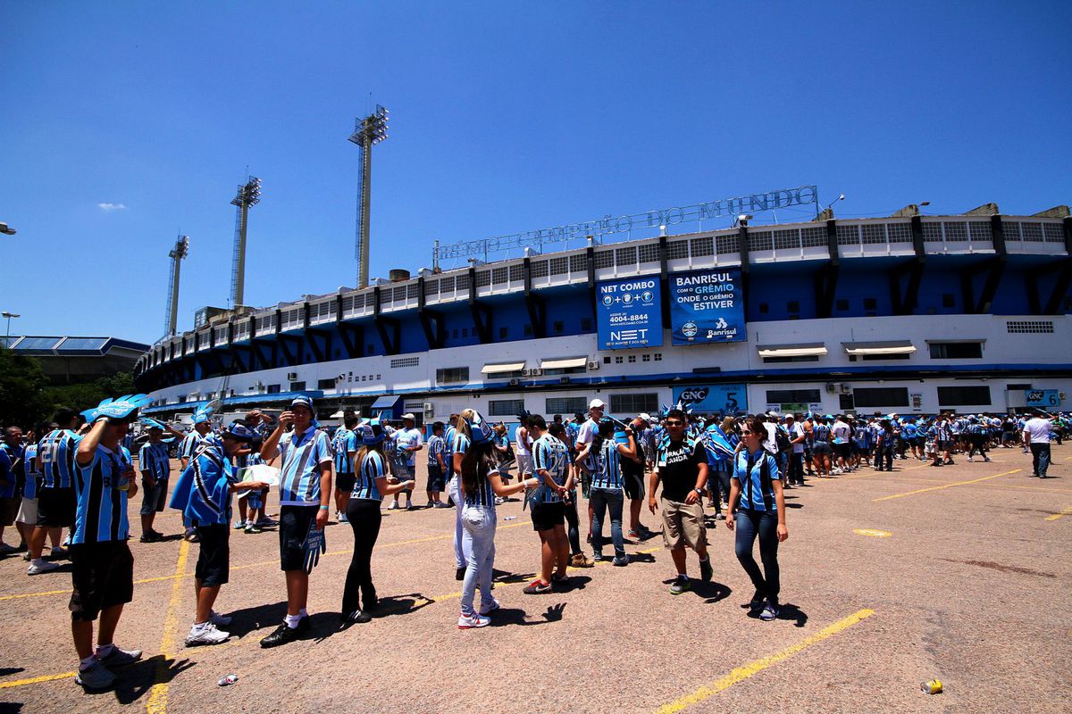 Dispare vechea arenă de 45.000 de locuri care a dat cel mai fin dribleur al țării