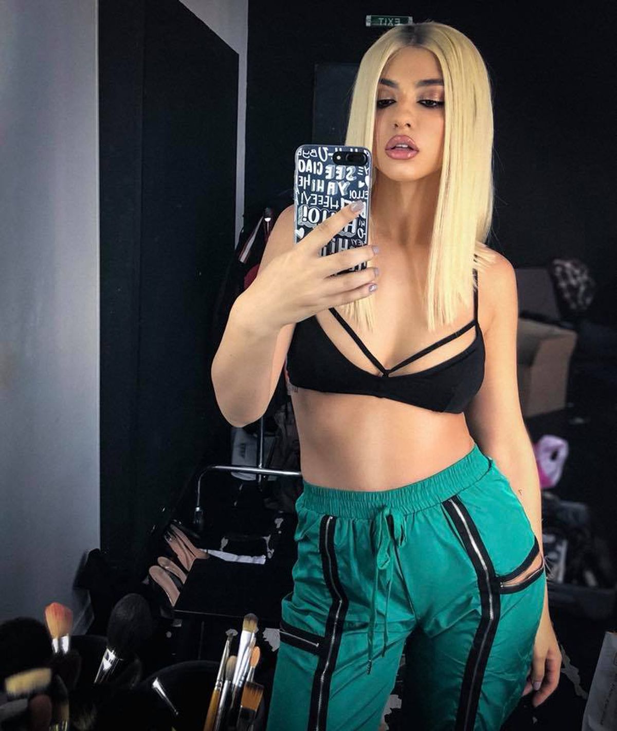 GALERIE FOTO // Apariții HOT în vestiarul lui FCSB! La capitolul iubite de fotbaliști, roș-albaștrii stau cel mai bine din Liga 1