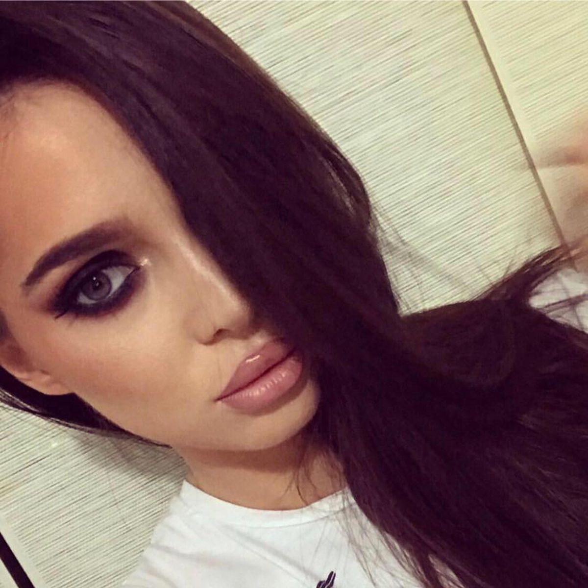 GALERIE FOTO // Apariții HOT în vestiarul lui FCSB! La capitolul iubite de fotbaliști, roș-albaștrii stau cel mai bine din Liga 1