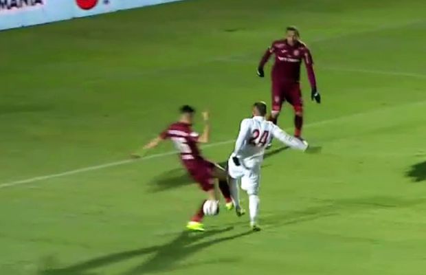 HERMANNSTADT - CFR CLUJ // Fază controversată în minutul 10. A fost ajutată campioana de arbitru?