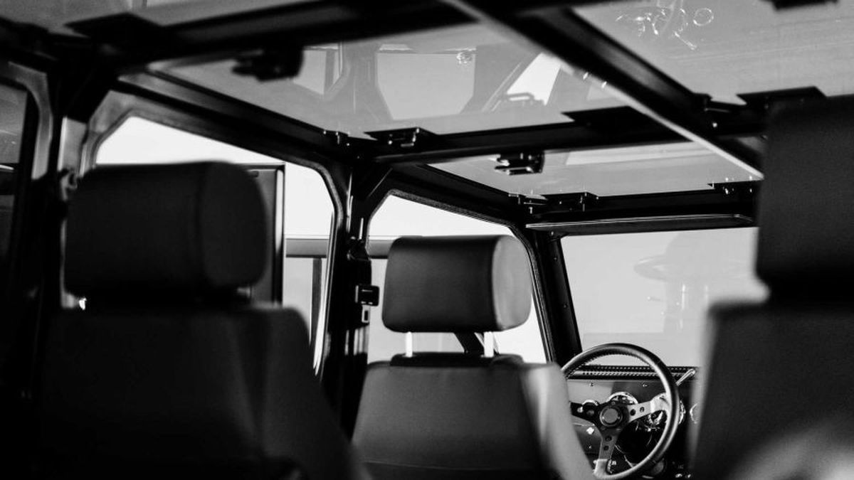 FOTO Tesla va avea un nou rival pe piața din Europa: cum arată SUV-ul celor de la Bollinger