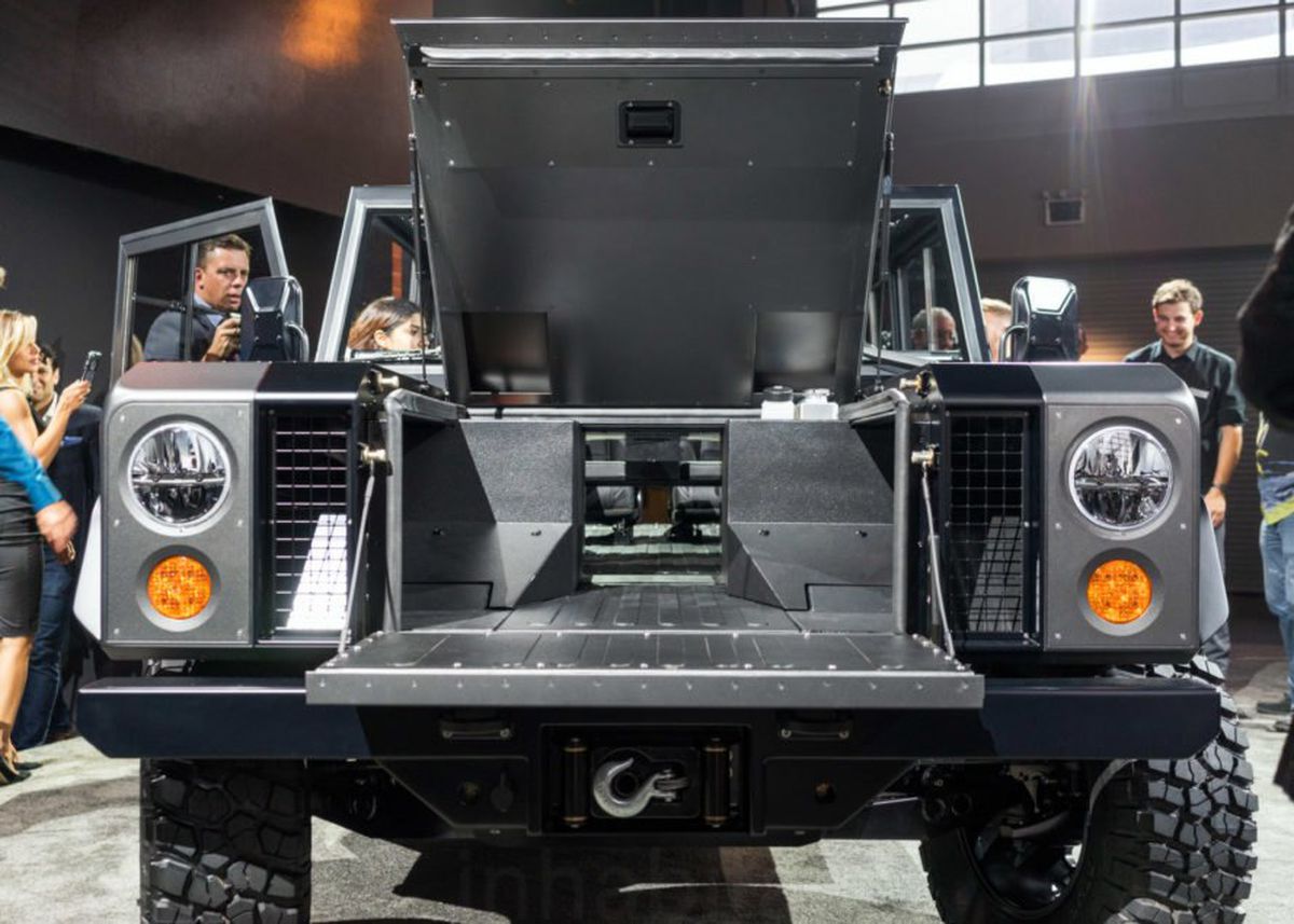 FOTO Tesla va avea un nou rival pe piața din Europa: cum arată SUV-ul celor de la Bollinger