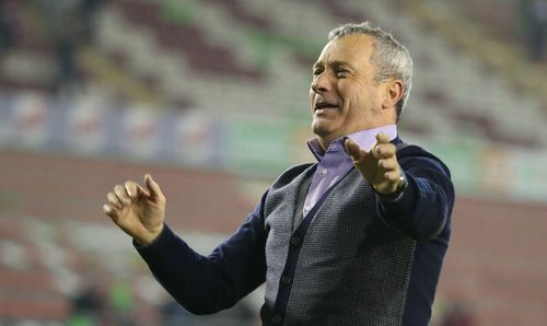 Mircea Rednic (58 de ani) a fost prezentat în această seară de Viitorul și pregătește deja prima mutare. „Puriul” vrea să-l aducă în staff pe Ionel Dănciulescu (43), ultima dată team-manager-ul lui Dinamo.