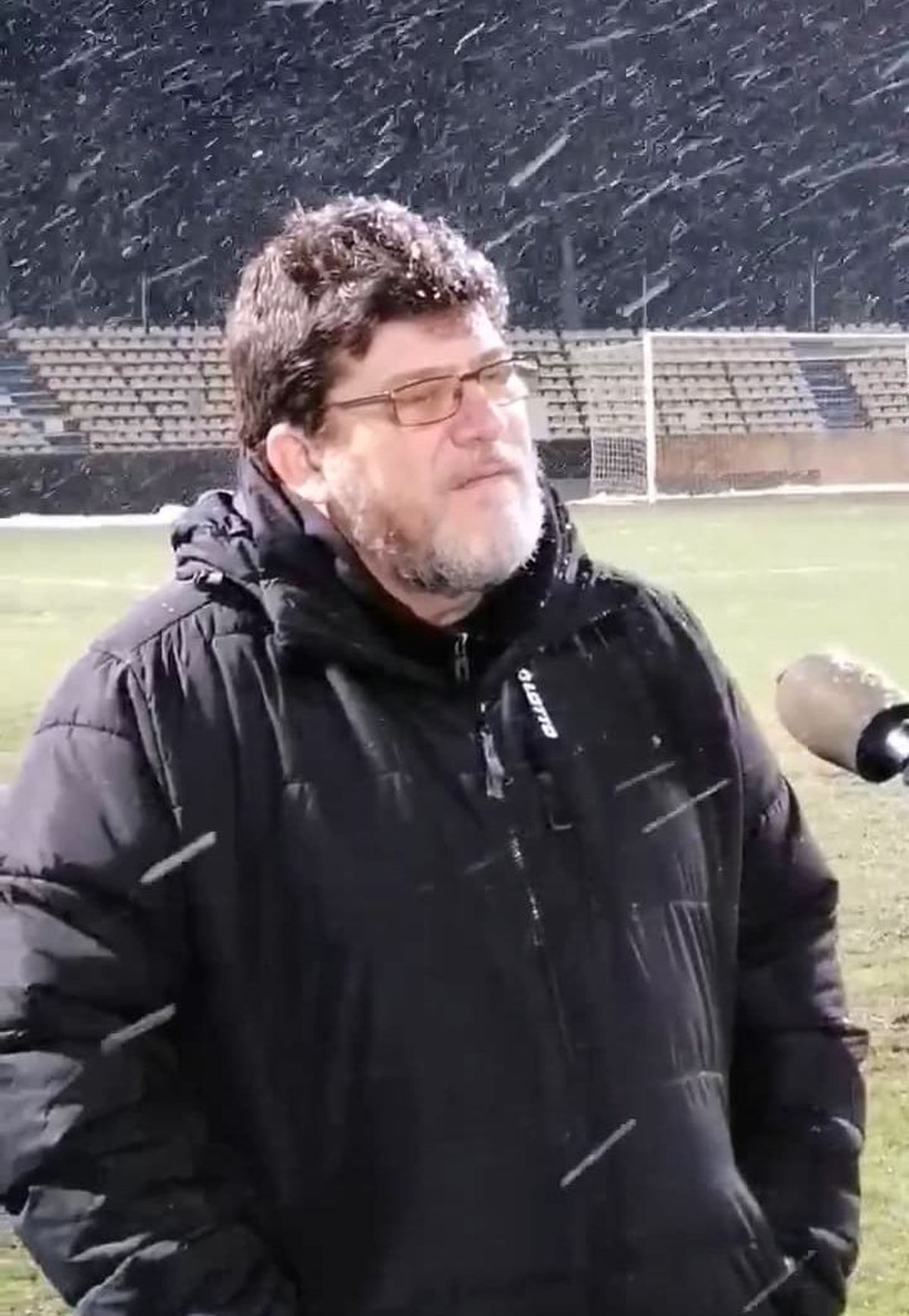 VIDEO + FOTO Cristi Pustai și-a spus ofurile în viscol: „Nu acuz, că nu am dovezi, dar văd că e o practică”