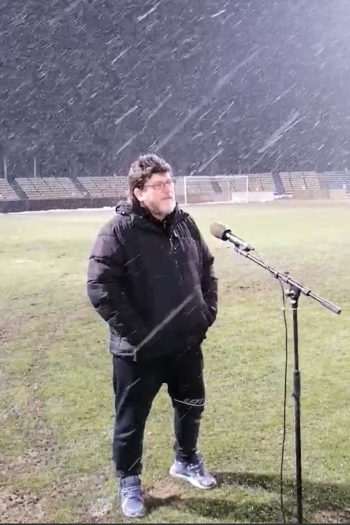 VIDEO + FOTO Cristi Pustai și-a spus ofurile în viscol: „Nu acuz, că nu am dovezi, dar văd că e o practică”