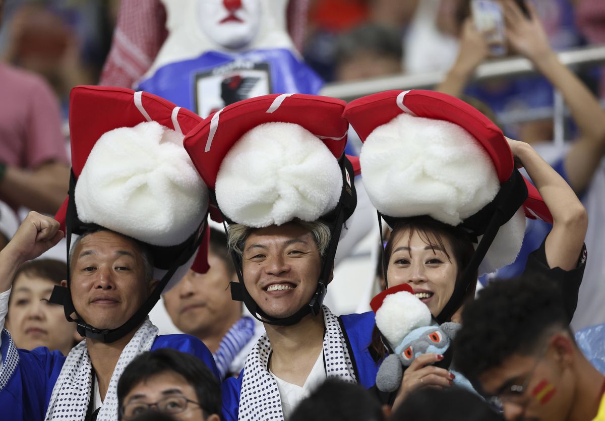 Cele mai ciudate apariții la Mondial! Fanii Japonei au uimit pe toată lumea contra Spaniei