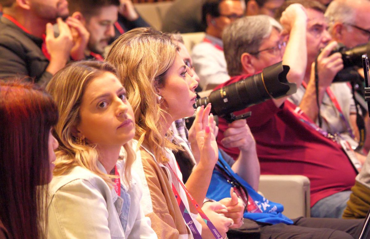 Gazeta, prezentă la conferința Braziliei » Imagini din timpul discursului lui Dani Alves