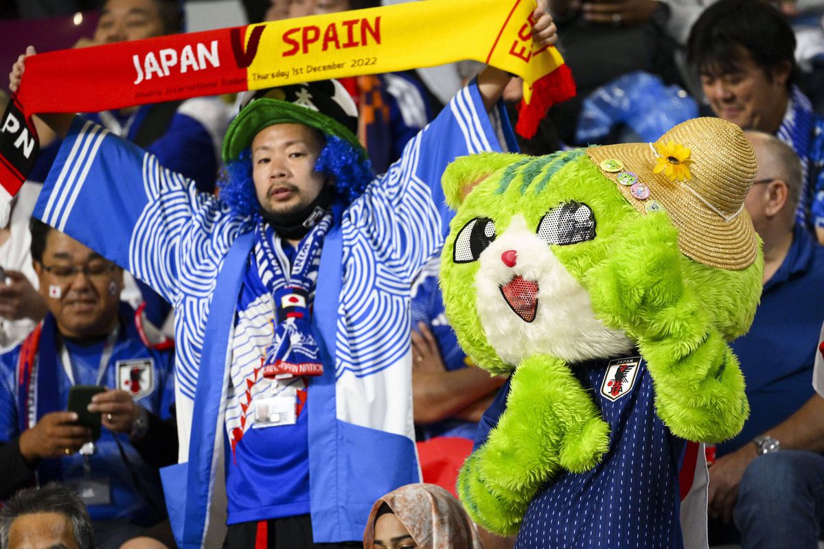 Cele mai ciudate apariții la Mondial! Fanii Japonei au uimit pe toată lumea contra Spaniei