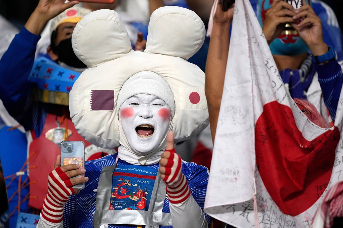 Cele mai ciudate apariții la Mondial! Fanii Japonei au uimit pe toată lumea contra Spaniei