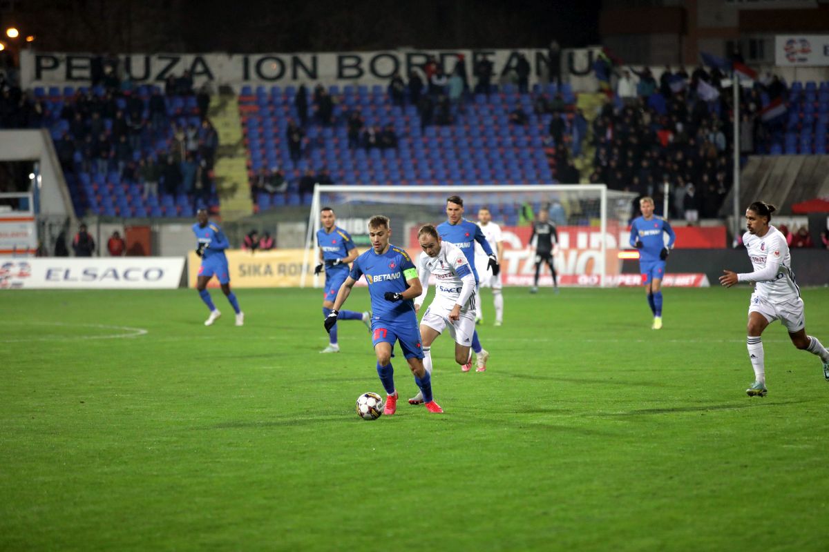 FC Botoșani - FCSB (imagini surprinse înainte de meci) + fotografii din timpul partidei