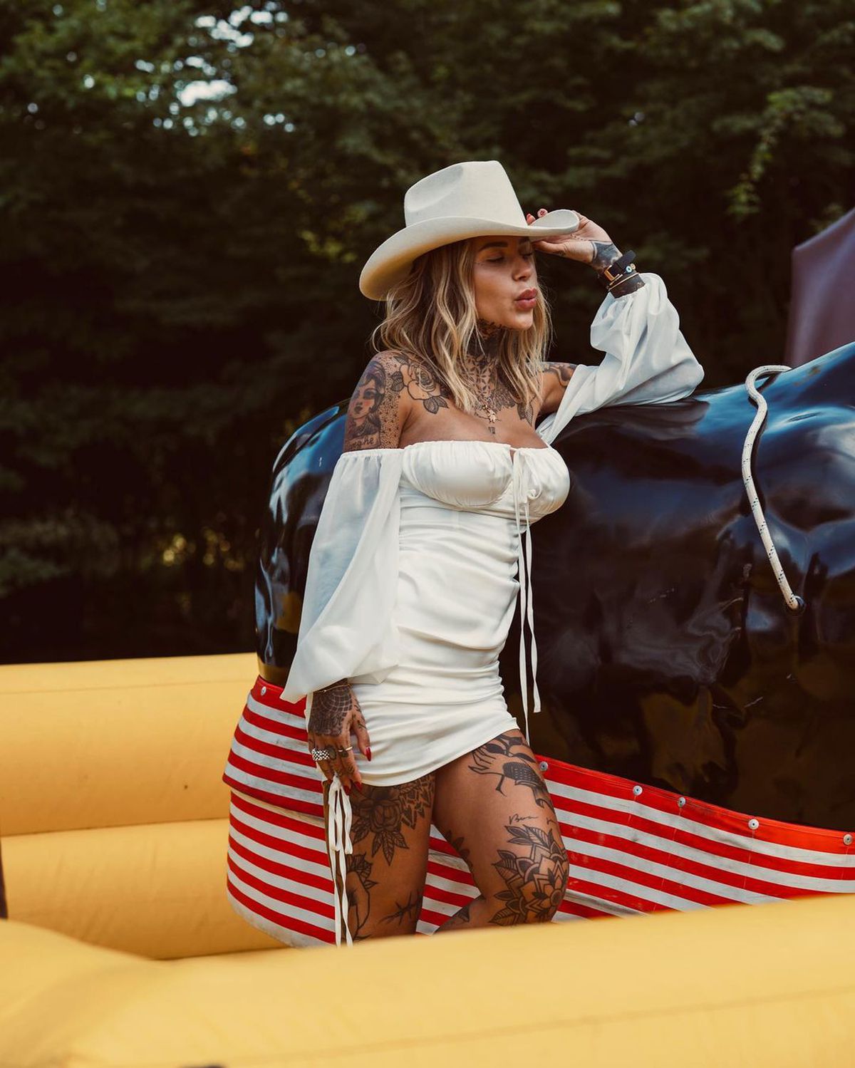 Încântătoare! Iubita lui Theo Hernandez a confiscat Mondialul: pe cine susține