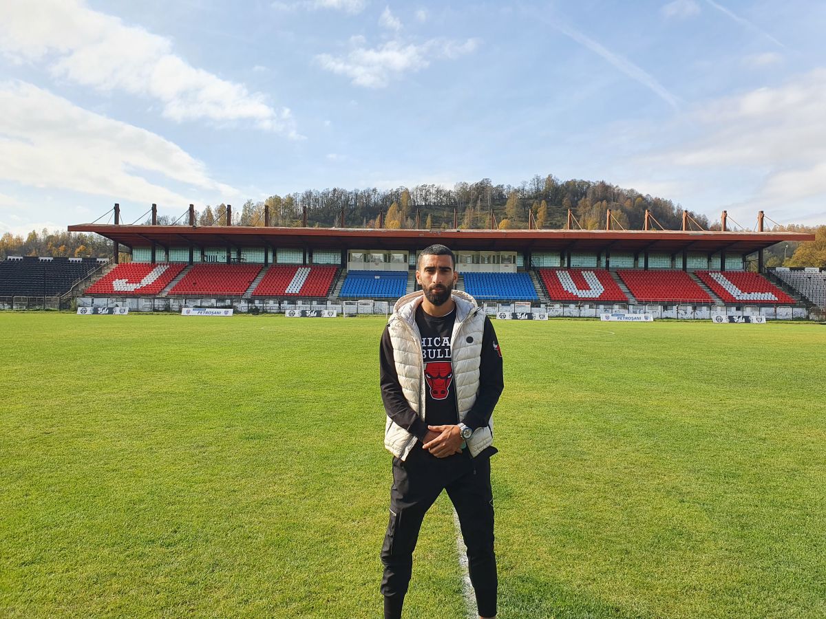 Stephane Ferhaoui, fotbalist la Jiul Petroșani