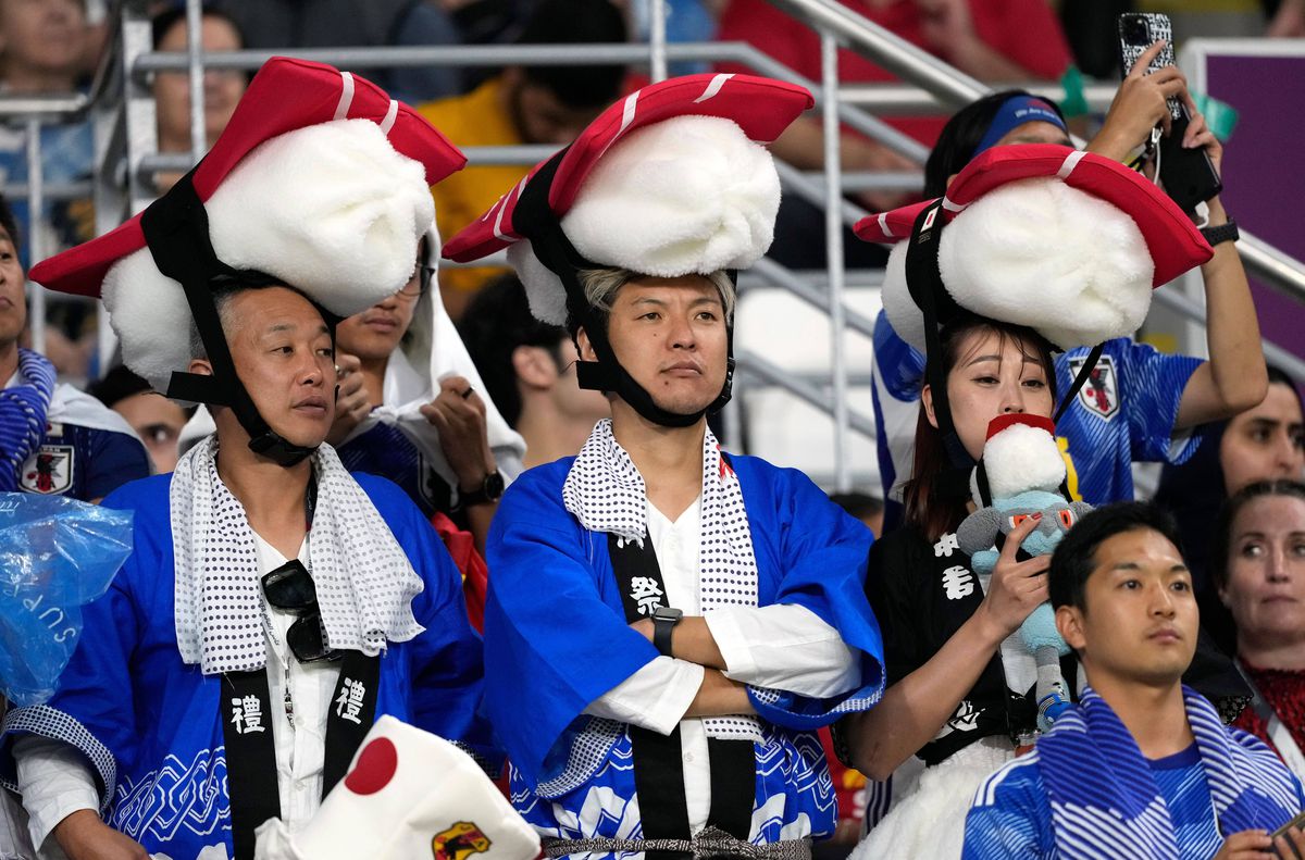 Cele mai ciudate apariții la Mondial! Fanii Japonei au uimit pe toată lumea contra Spaniei