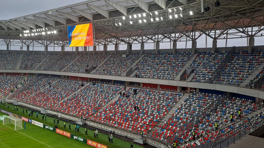Atmosfera din Ghencea e dezolantă. Cu o oră înainte meci, erau numai 100 de spectatori Rezultate finale + clasament în Liga 2 » Dinamo a câștigat la Brașov și s-a apropiat la două puncte de play-off