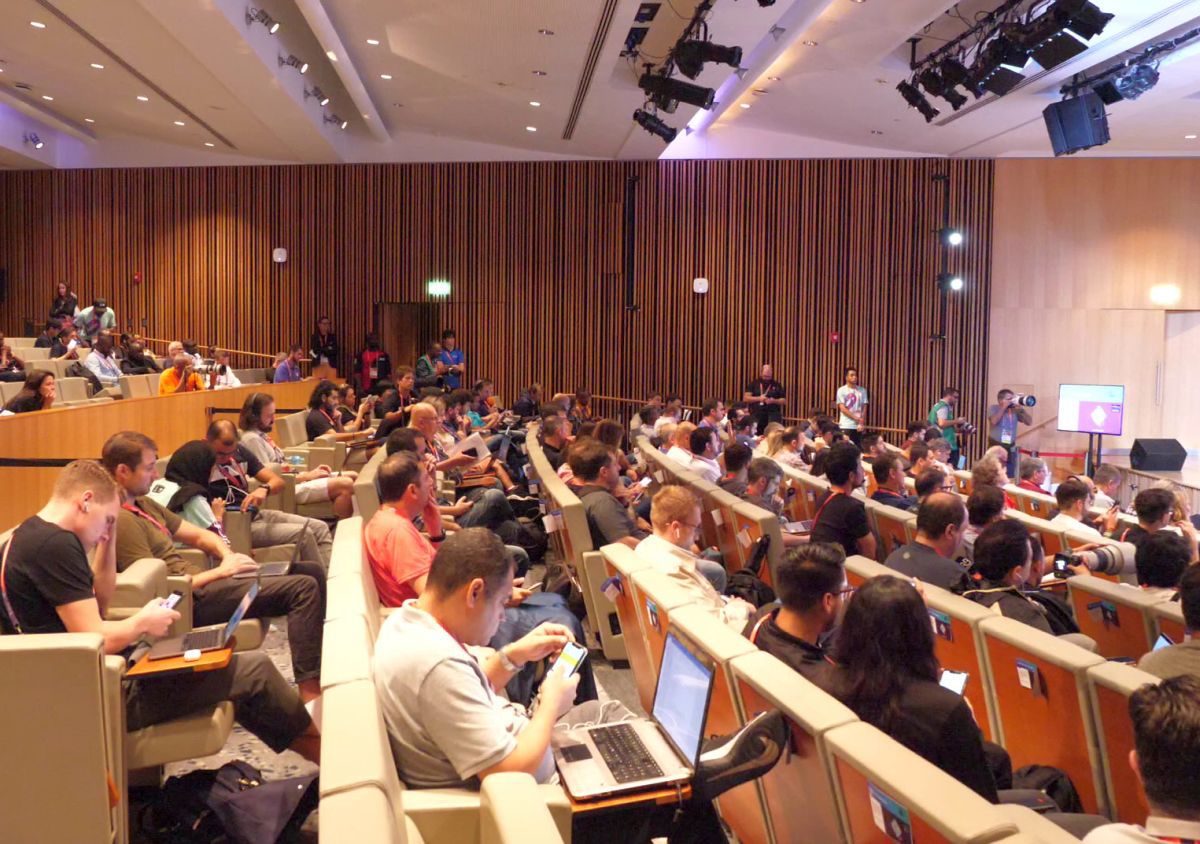 Gazeta, prezentă la conferința Braziliei » Imagini din timpul discursului lui Dani Alves