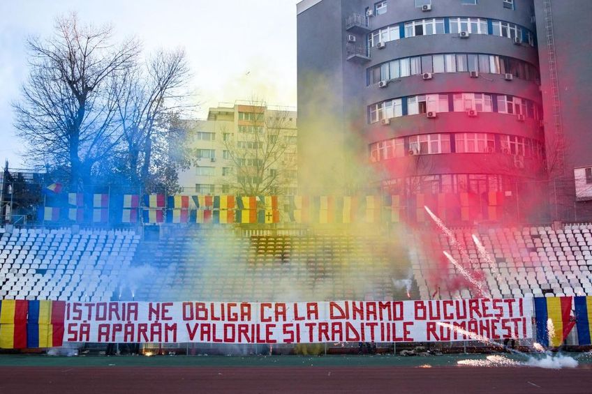 Un mesaj afișat în anii trecuți pe stadionul lui Dinamo, cu ocazia zilei de 1 Decembrie / Sursă foto: Facebook