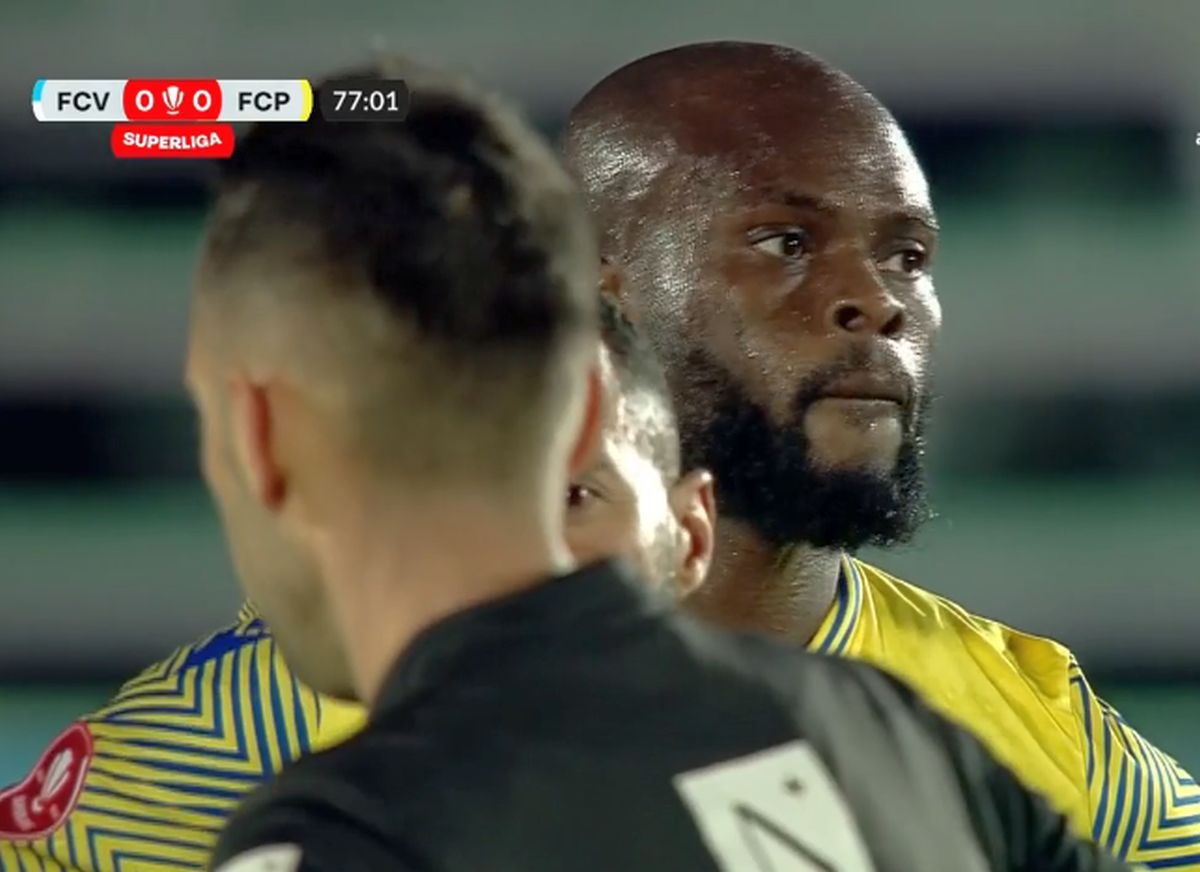 „Criminalule!” » Publicul din SuperLigă a ERUPT după intrarea șocantă de astăzi