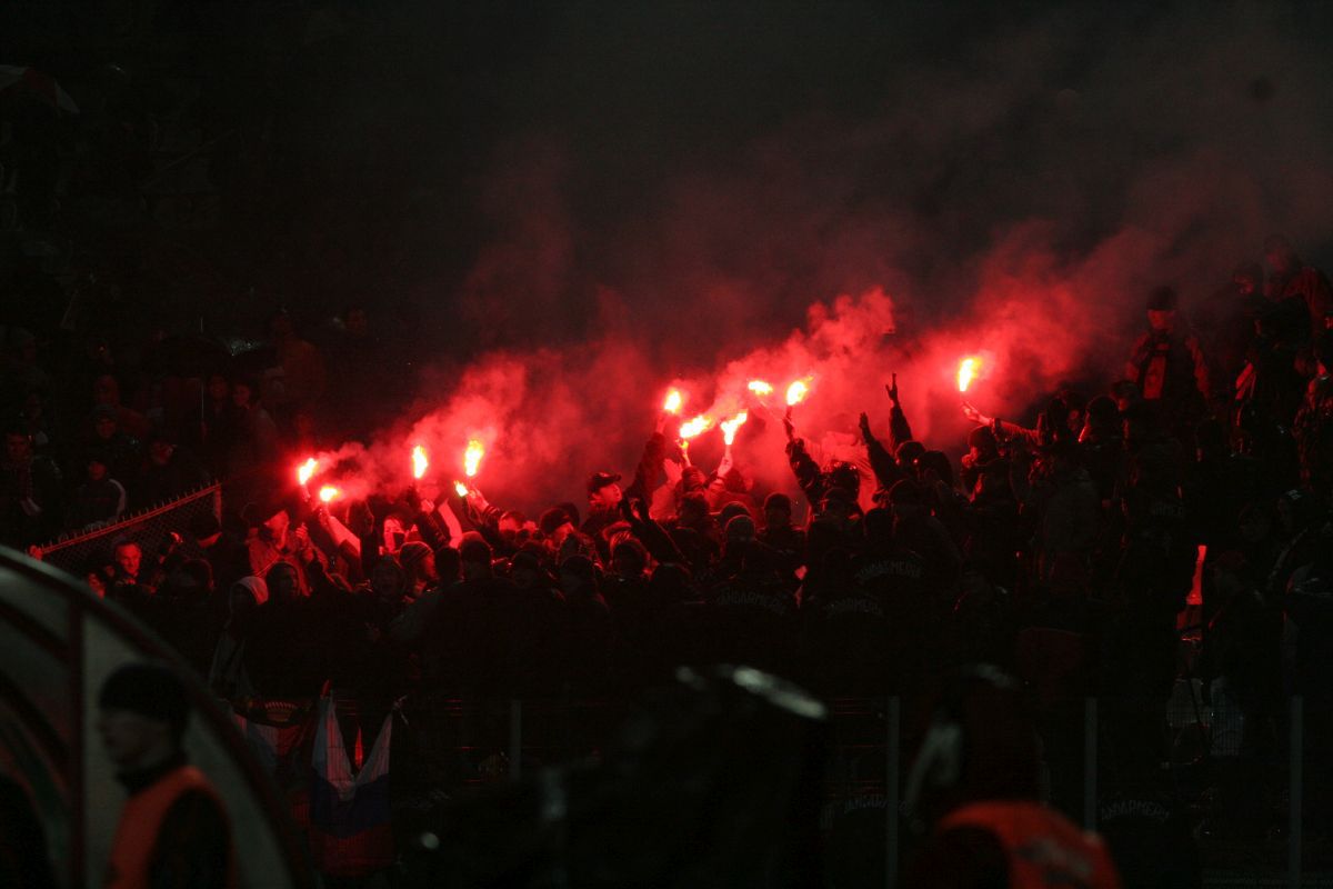 18 ani de când Dinamo a pus la respect deținătoarea Cupei UEFA în mocirla de la București  » Dezvăluirile omului-decisiv: „Am fugit la margine și i-am dedicat lui golul”