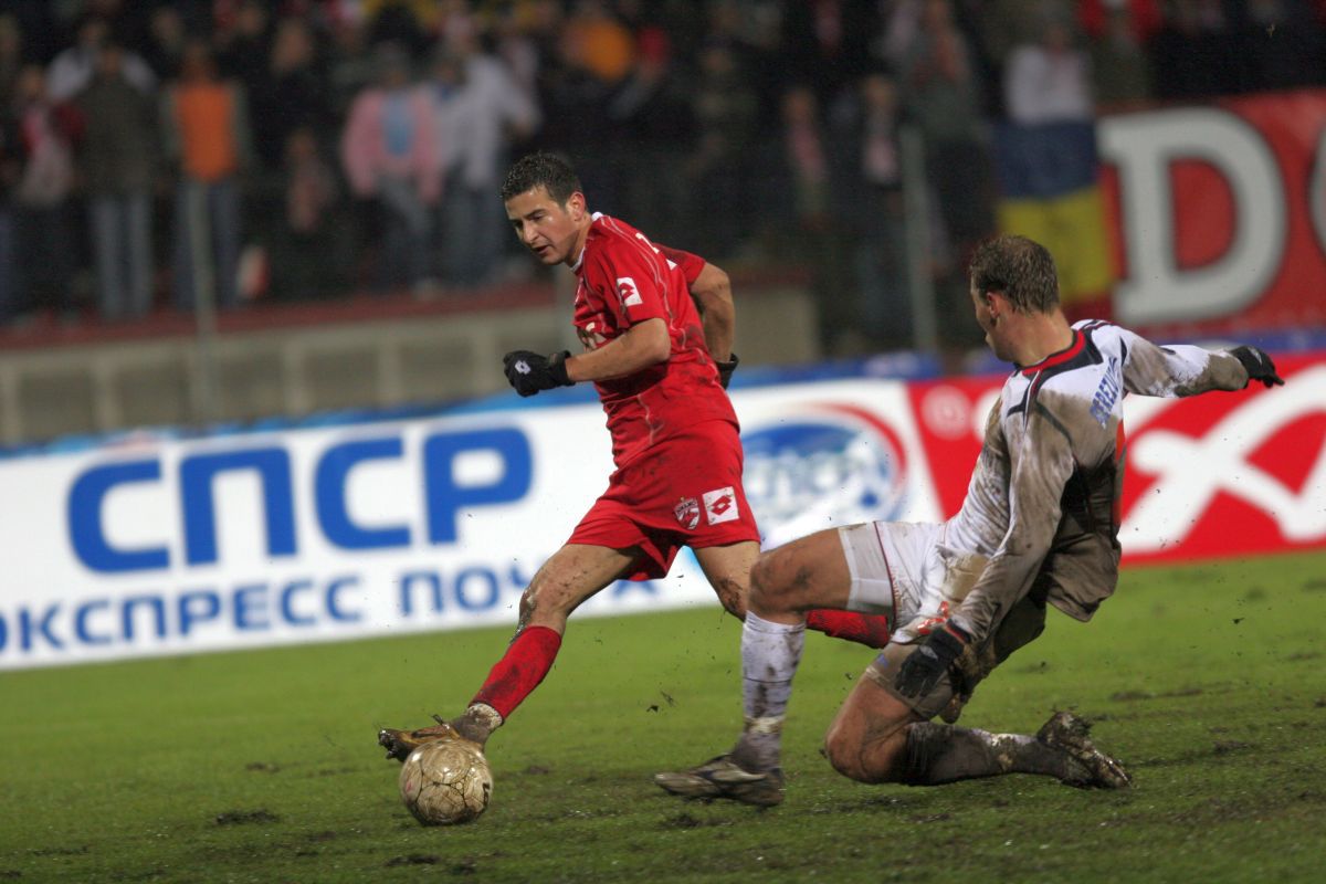 18 ani de când Dinamo a pus la respect deținătoarea Cupei UEFA în mocirla de la București  » Dezvăluirile omului-decisiv: „Am fugit la margine și i-am dedicat lui golul”