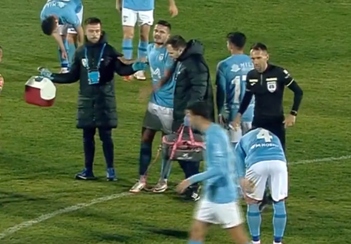 „Criminalule!” » Publicul din SuperLigă a ERUPT după intrarea șocantă de astăzi