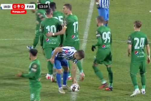 Gol validat după 5 minute de deliberări în Poli Iași - Farul