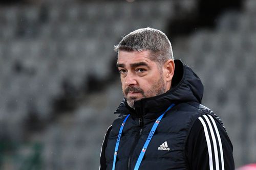Antrenorul Liviu Ciobotariu (52 de ani) a refuzat oferta venită din partea celor de la Dinamo, aceea de a prelua banca tehnică a formației din „Ștefan cel Mare”.