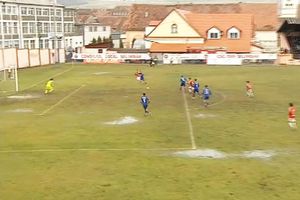 Fotbal printre bălți » Incredibil în ce condiții s-a jucat Șelimbăr - Steaua