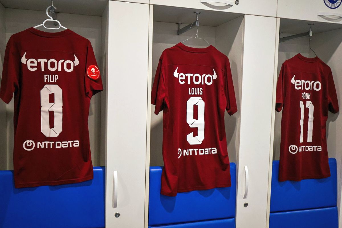 Rocadă à la Cluj: CFR a trecut de Universitatea Craiova fără probleme și a urcat pe primul loc în Superligă!