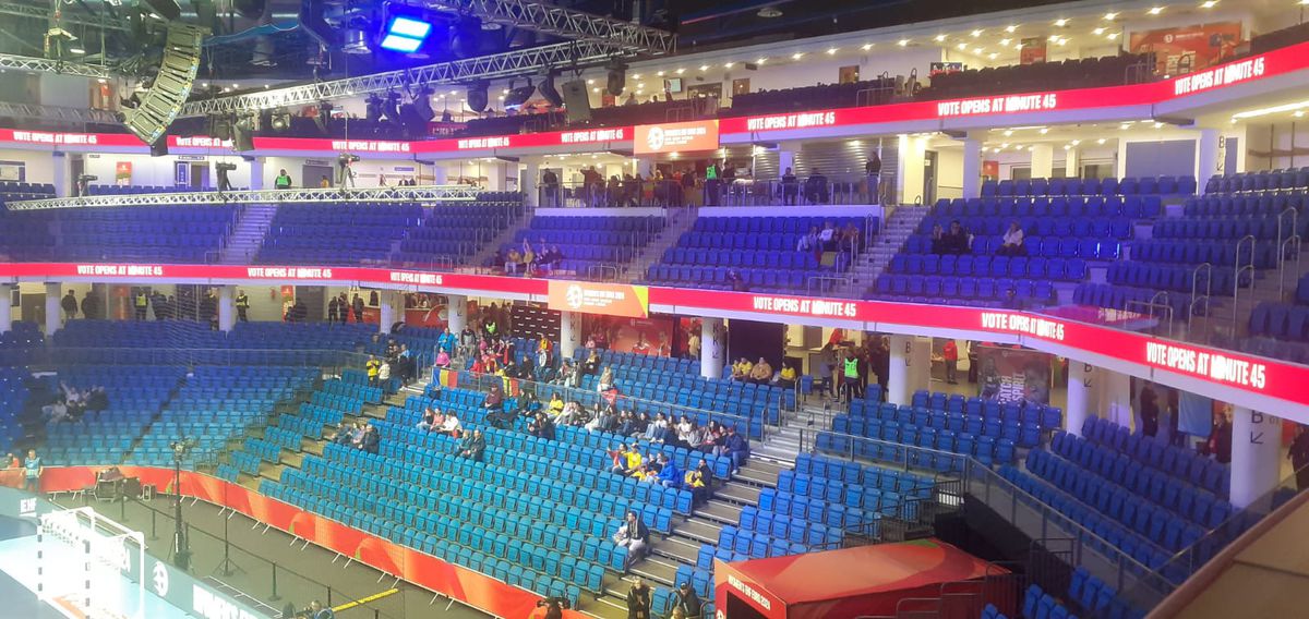 România pierde la mare luptă cu Muntenegru, dar e în cărți pentru calificare în grupa principală la Euro 2024 » Când pot fi făcute calculele + Fanii cântă INCREDIBIL la eșec